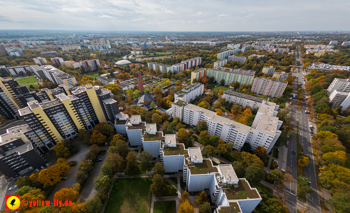 13.10.2022 - Marx-Zenrtum am Karl-Marx-Ring in Neuperlach